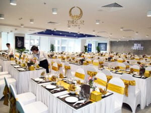 Các loại hình tiệc công ty tại văn phòng
