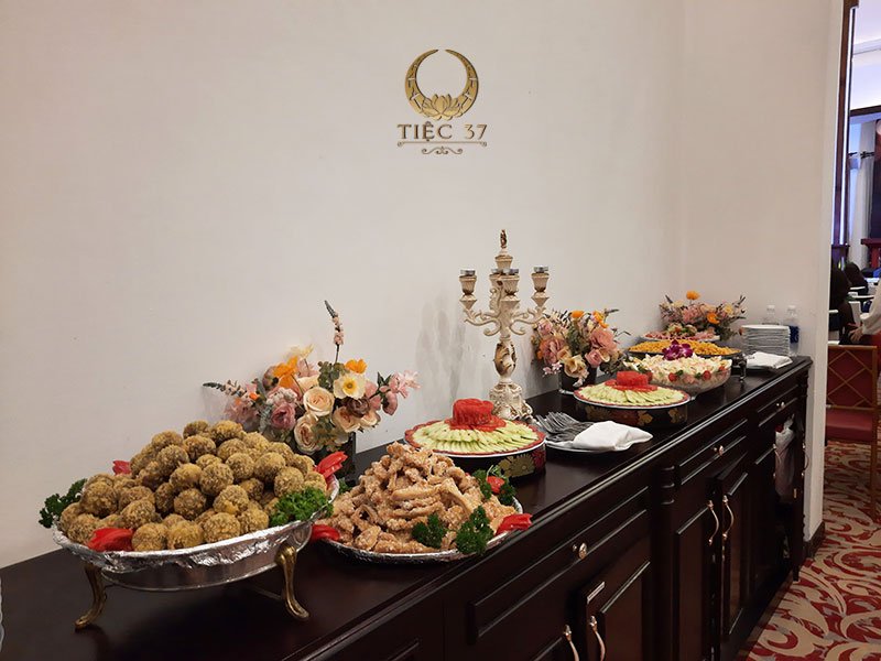 Cách setup bàn tiệc buffet đúng chuẩn nhà hàng