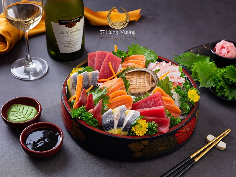 Sashimi – Món ăn tinh tế cho mùa đặt tiệc cuối năm