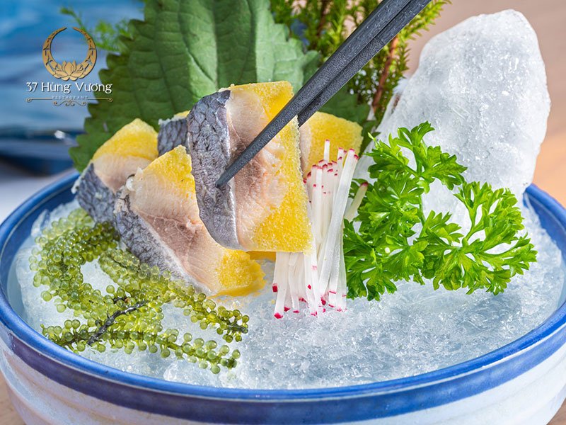 Sashimi – Món ăn thanh mát khi đặt tiệc tại nhà hàng
