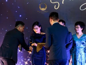 Bật mí bí quyết tổ chức tiệc cuối năm “2 trong 1”