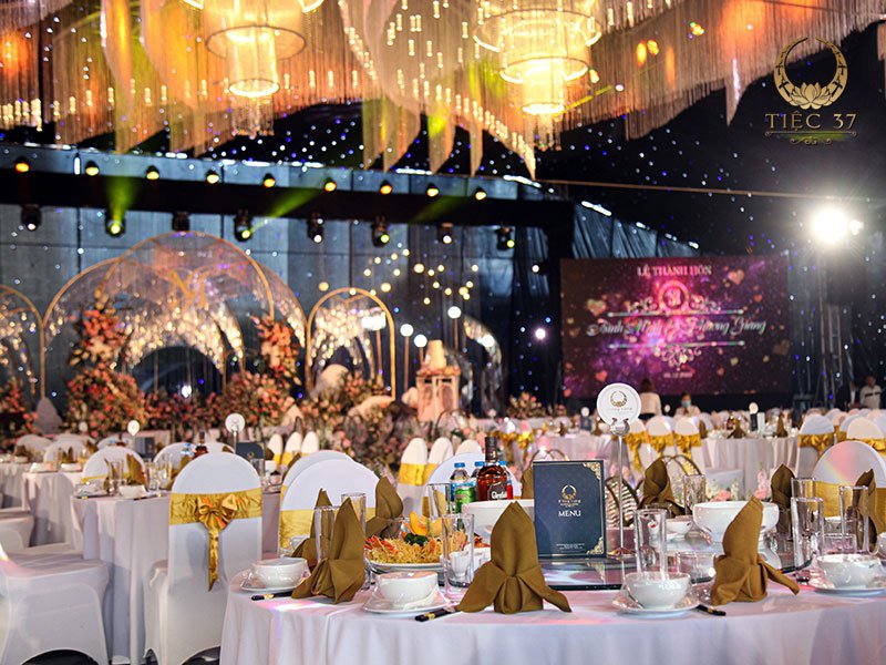 Tiệc cưới hoành tráng 2000 khách tổ chức thành công bởi Tiệc 37