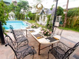 Xu hướng tiệc gia đình cuối năm: Tổ chức tiệc lưu động tại nhà