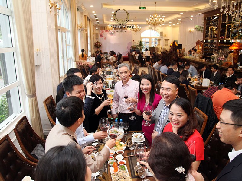 2 nhà hàng tổ chức tiệc 20/11 tri ân thầy cô giáo tại Hà Nội