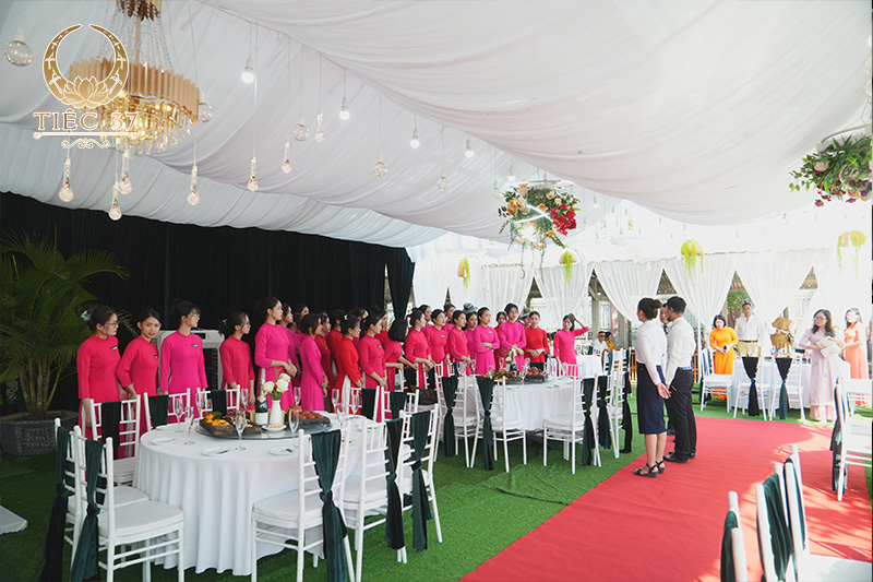 Outside Catering là gì? Khám phá xu hướng tiệc đẳng cấp nhất hiện nay 