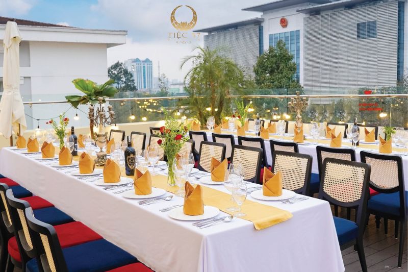 Dịch vụ đặt tiệc công ty trọn gói gồm những gì? Dịch vụ đặt tiệc công ty trọn gói gồm những gì?