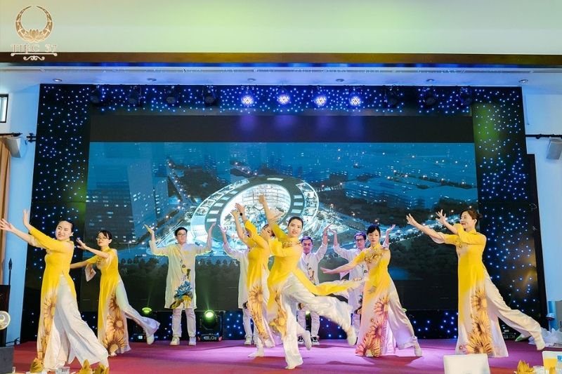 Dịch vụ đặt tiệc công ty trọn gói gồm những gì? Dịch vụ đặt tiệc công ty trọn gói gồm những gì?