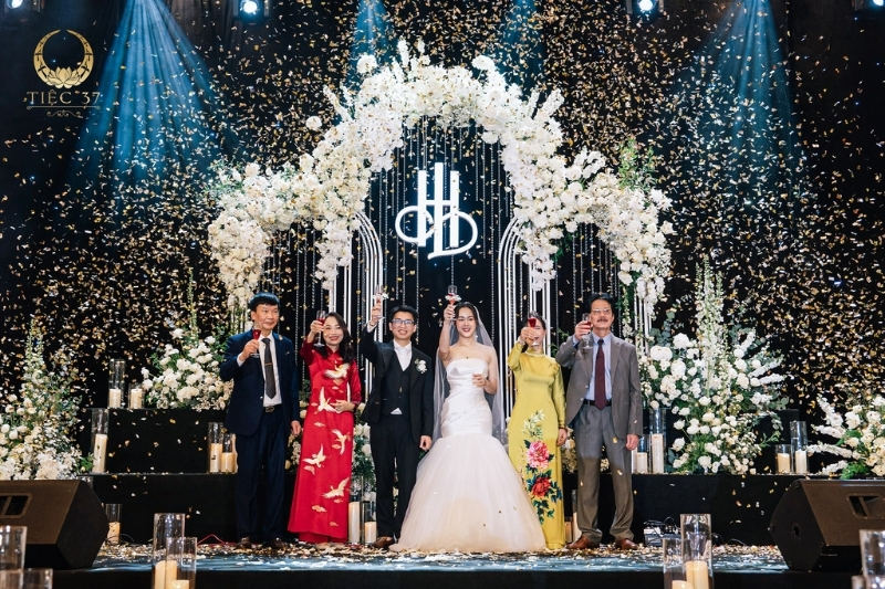 Tiệc cưới trọn gói giá rẻ: Giải pháp hoàn hảo cho ngày trọng đại Tiệc cưới trọn gói giá rẻ Giải pháp hoàn hảo cho ngày trọng đại