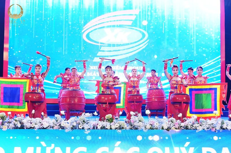 Tiệc outside – Xu hướng tổ chức tiệc ngoài trời sang trọng và ấn tượng Tiệc Outside – Xu Hướng Tổ Chức Tiệc Ngoài Trời Sang Trọng Và Ấn Tượng