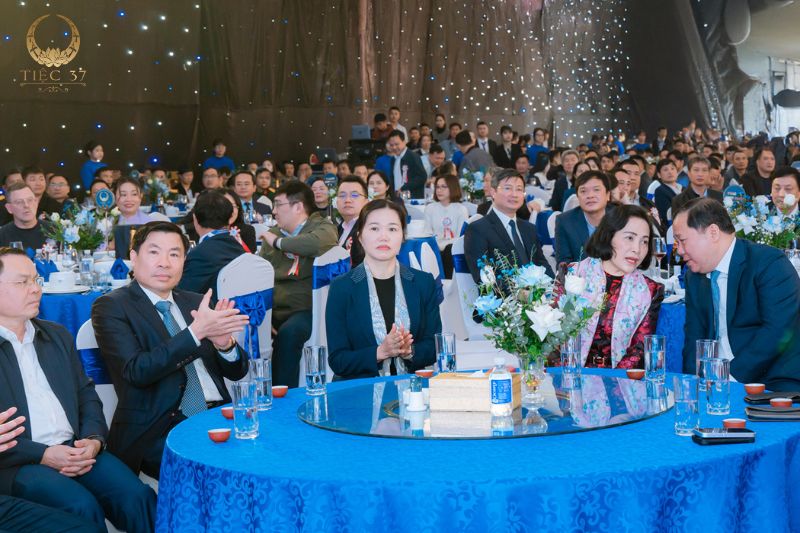 Tiệc outside – Xu hướng tổ chức tiệc ngoài trời sang trọng và ấn tượng Tiệc Outside – Xu Hướng Tổ Chức Tiệc Ngoài Trời Sang Trọng Và Ấn Tượng