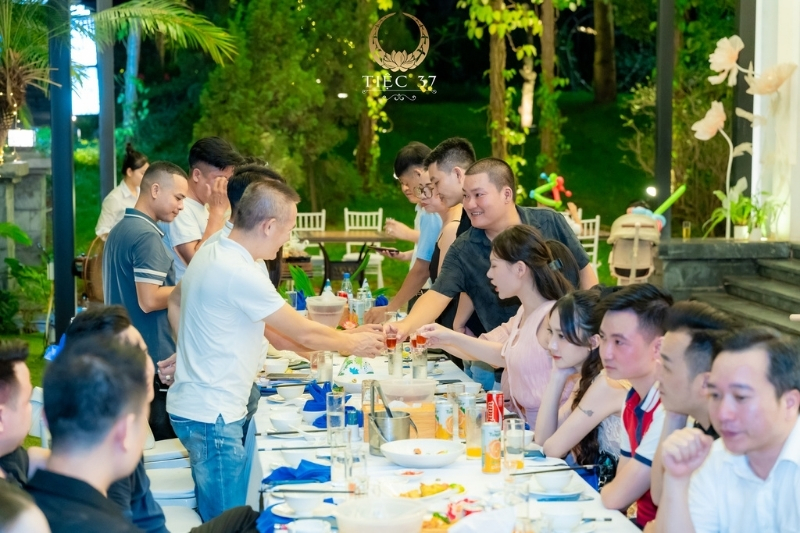 Đặt tiệc tất niên ở đâu trọn gói để khỏi phải lo lắng Tiệc 37 chính là câu trả lời!