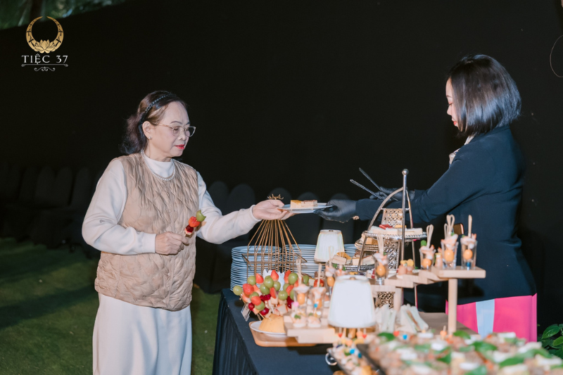 Tiệc buffet tại công ty: Giải pháp tổ chức sự kiện chuyên nghiệp, tối ưu và đẳng cấp Tiệc buffet tại công ty: Giải pháp tổ chức sự kiện chuyên nghiệp, tối ưu và đẳng cấp