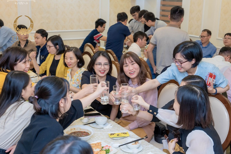 Tiệc tại cơ quan: Giải pháp gắn kết nội bộ chuyên nghiệp, hiệu quả