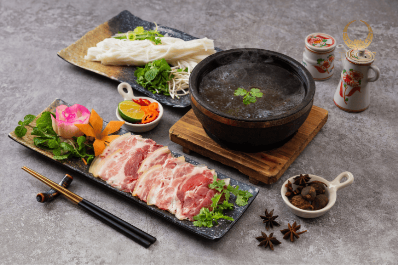 Đãi tiệc đẳng cấp - Khai xuân như ý: ưu đãi lên đến 15 triệu đồng Cho em hỏi bên mình có phòng riêng chứa khoảng 30 người vào chiều t6 6/2 không ạ?