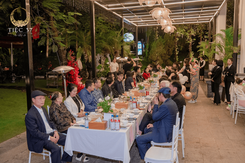Tiệc khai xuân đẳng cấp tại Tiệc 37: Khởi nguồn thịnh vượng cho năm mới rạng rỡ Tiệc khai xuân đẳng cấp tại Tiệc 37: Khởi nguồn thịnh vượng cho năm mới rạng rỡ