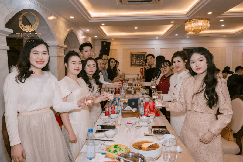 Hệ Thống nhà hàng tổ chức tiệc 8/3 tại Hà Nội: Top không gian đẳng cấp nhất Hệ Thống nhà hàng tổ chức tiệc 8/3 tại Hà Nội: Top không gian đẳng cấp nhất