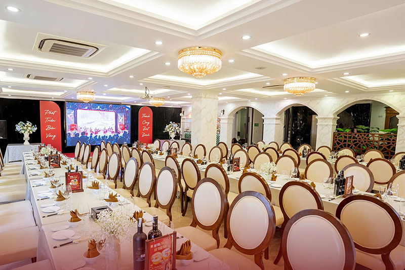 Tổ chức tiệc chuyên nghiệp