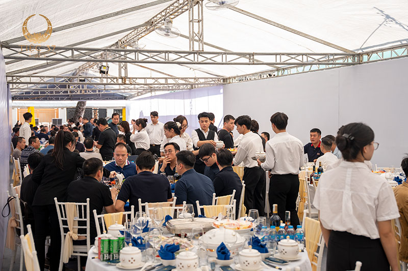 Mâm cỗ tại gia - trọn vị mọi nhà: Giải pháp hoàn hảo cho bữa tiệc ấm cúng Mâm cỗ tại gia - trọn vị mọi nhà
