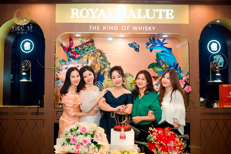 Tiệc sinh nhật tại Biệt thự số 1 – Dấu ấn riêng cho ngày đặc biệt Tiệc sinh nhật tại Biệt thự số 1 – Dấu ấn riêng cho ngày đặc biệt