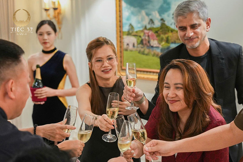 Những lưu ý khi tổ chức tiệc sinh nhật doanh nghiệp độc đáo và ý nghĩa