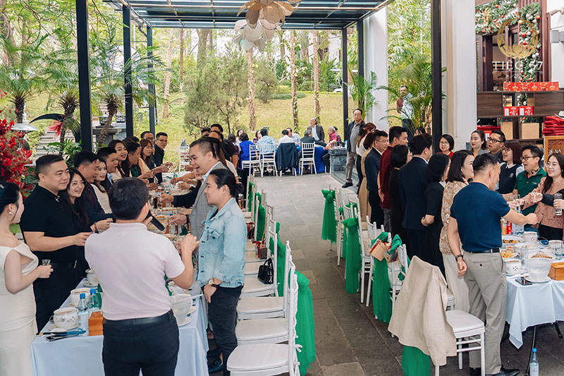 Kinh nghiệm tổ chức tiệc hè cho doanh nghiệp độc đáo và ấn tượng