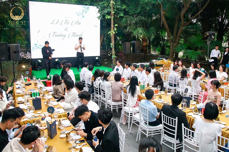 Tiệc tri ân trưởng thành - Dấu mốc bước qua ngưỡng cửa mới vào đời