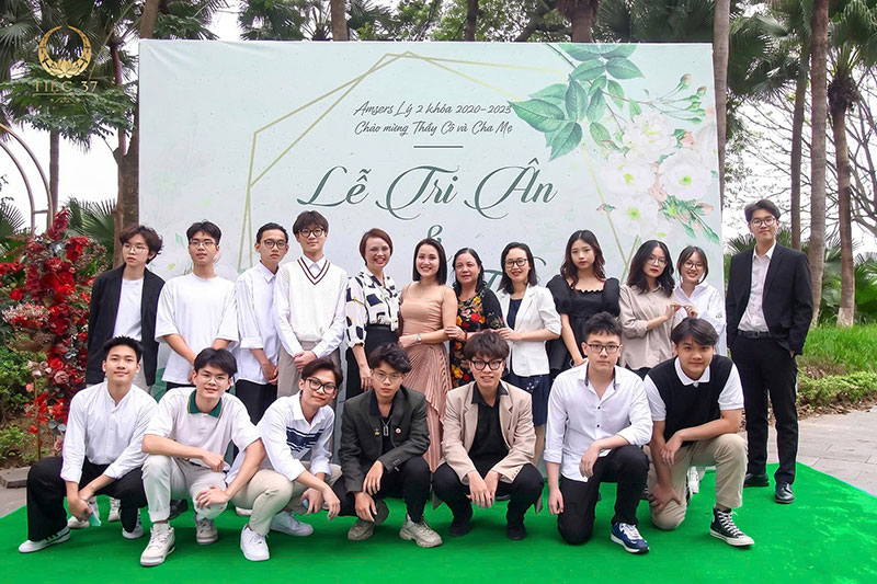 Tiệc tri ân trưởng thành - Dấu mốc bước qua ngưỡng cửa mới vào đời