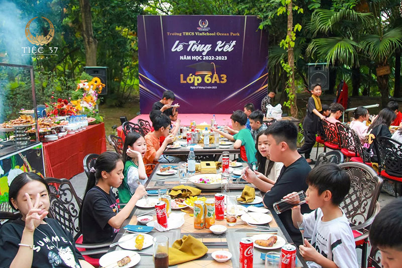 Trọn vẹn khoảnh khắc lễ tốt nghiệp cùng Tiệc 37