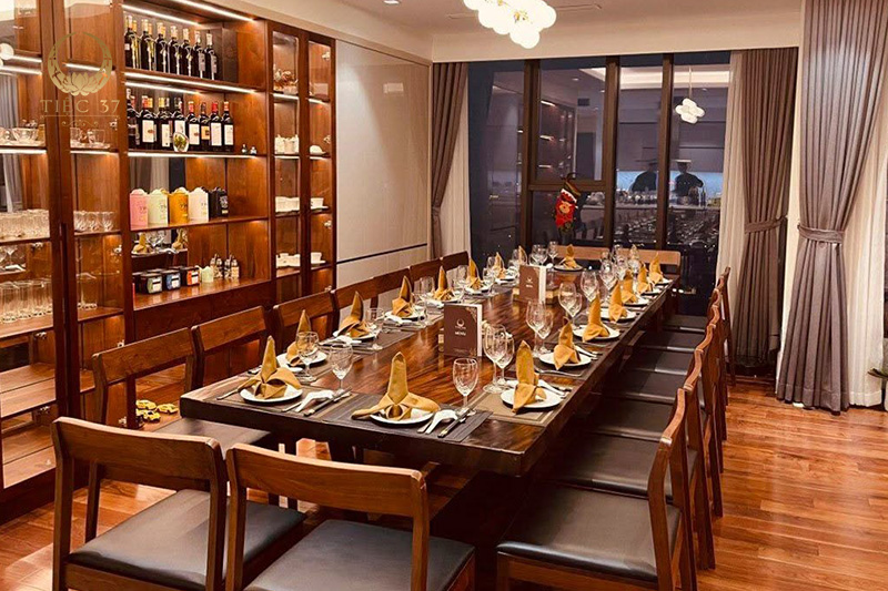 Kinh nghiệm đặt tiệc catering tại gia: Những lưu ý quan trọng tránh tiền mất tật mang