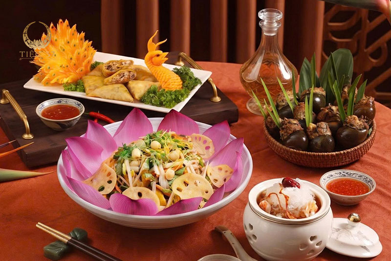 Tiệc đoàn viên - Sum vầy tình thân thưởng vị trăng rằm Tiệc đoàn viên - Sum vầy tình thân thưởng vị trăng rằm