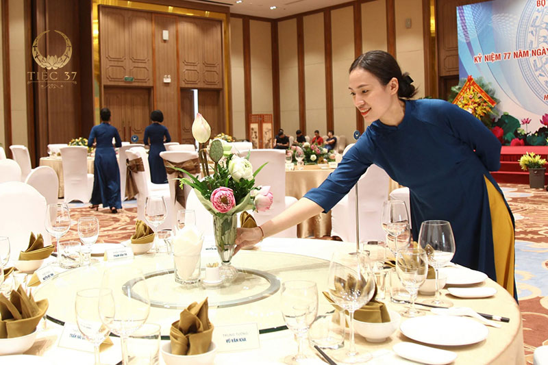 Tiệc đoàn viên - Sum vầy tình thân thưởng vị trăng rằm Tiệc đoàn viên - Sum vầy tình thân thưởng vị trăng rằm