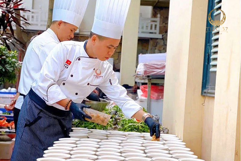Xu hướng đặt tiệc tại gia trọn gói lên ngôi năm 2026: Tiện lợi và ấm cúng Xu hướng đặt tiệc tại gia trọn gói lên ngôi năm 2026