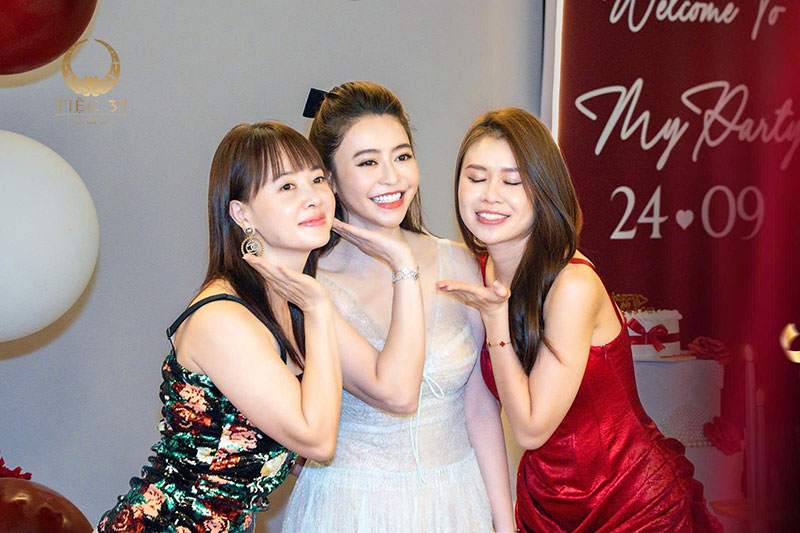 Sắc đỏ cá tính dấu ấn cung hoàng đạo tháng 10 Sắc đỏ cá tính dấu ấn cung hoàng đạo tháng 10
