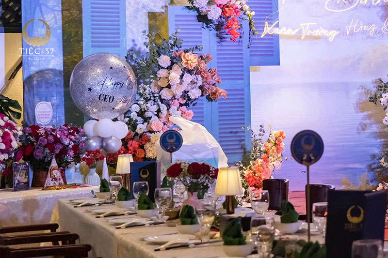 Sinh nhật giữa ngàn hoa lưu dấu khoảnh khắc diệu kỳ Sinh nhật giữa ngàn hoa lưu dấu khoảnh khắc diệu kỳ