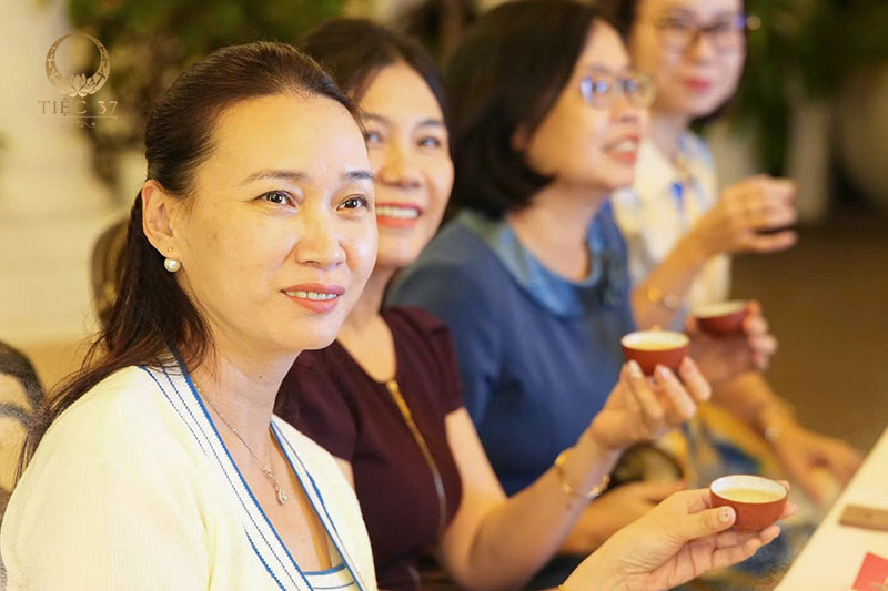 Tiệc Trà Yêu Thương - Nâng Niu Vẻ Đẹp Việt | Thưởng trà Shan tuyết 20/10 tại Tiệc 37 Tiệc Trà Yêu Thương - Nâng Niu Vẻ Đẹp Việt